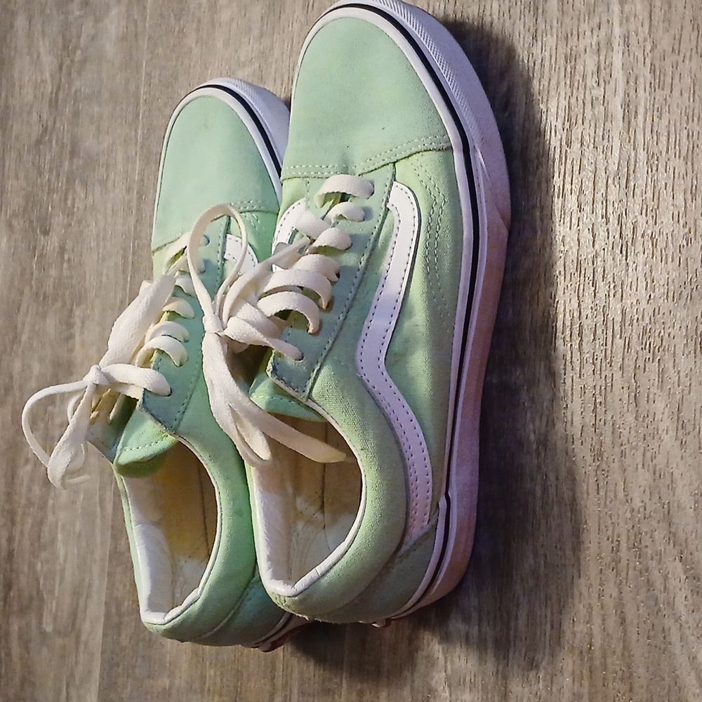 Mint Van's - Picture 2 of 5